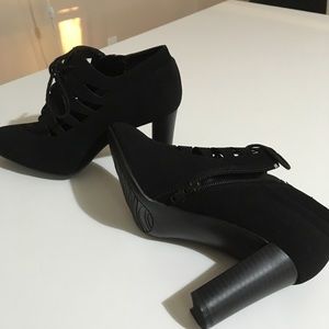 Black Impo Oxford Heels Size 6.5. 3inch heels.